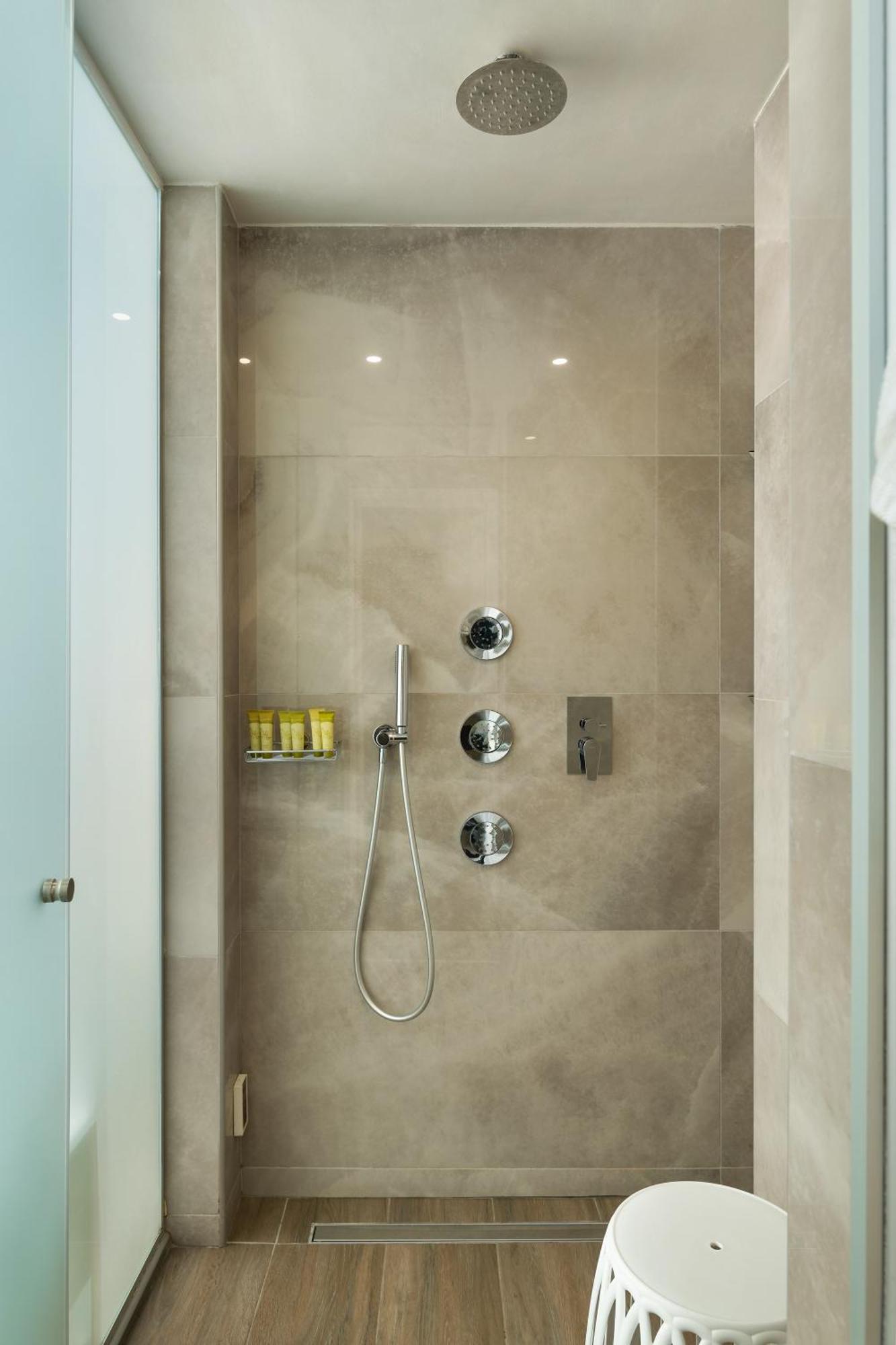 מלון דירות Elia Portou Luxury 4*